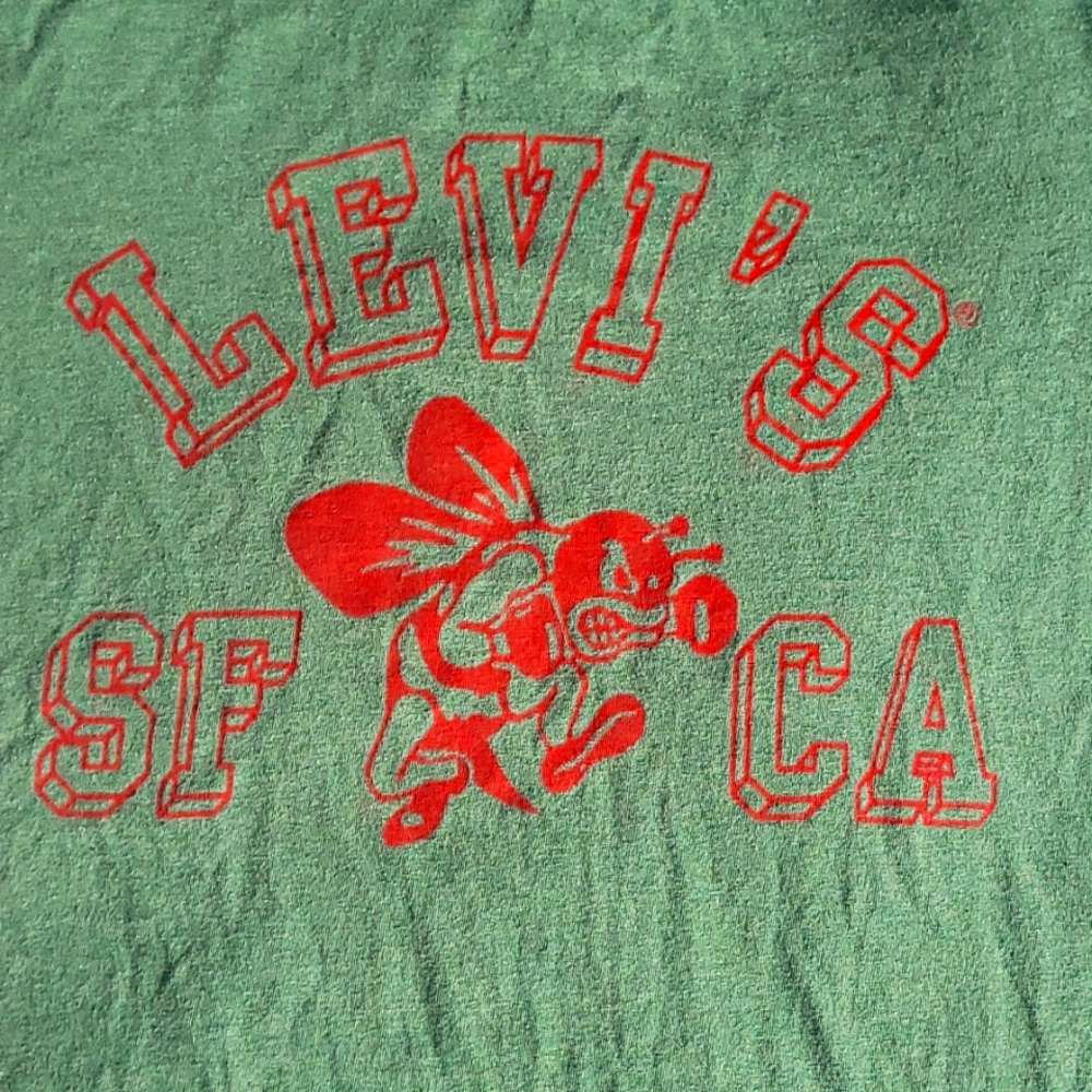 Levi's tee